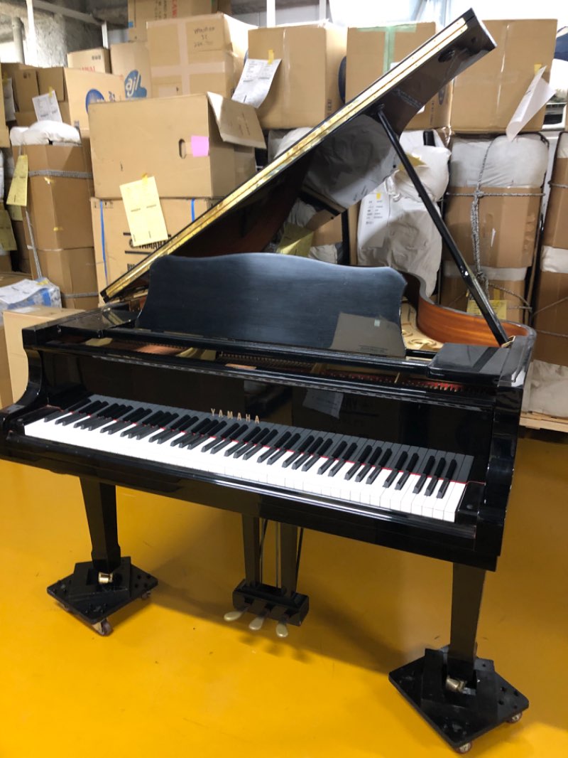YAMAHA