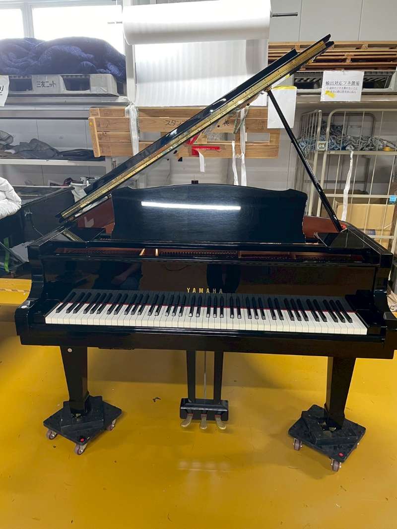 YAMAHA
