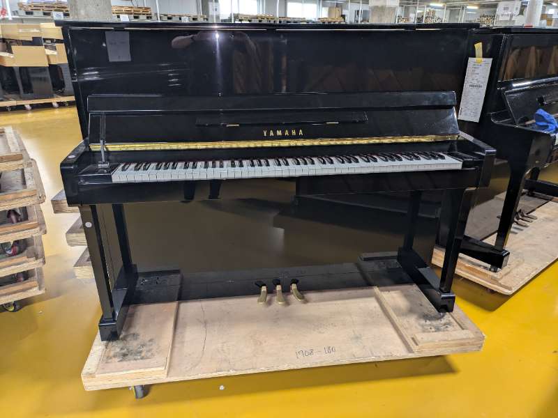YAMAHA