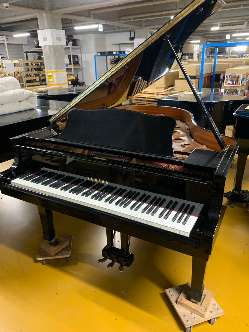 YAMAHA
