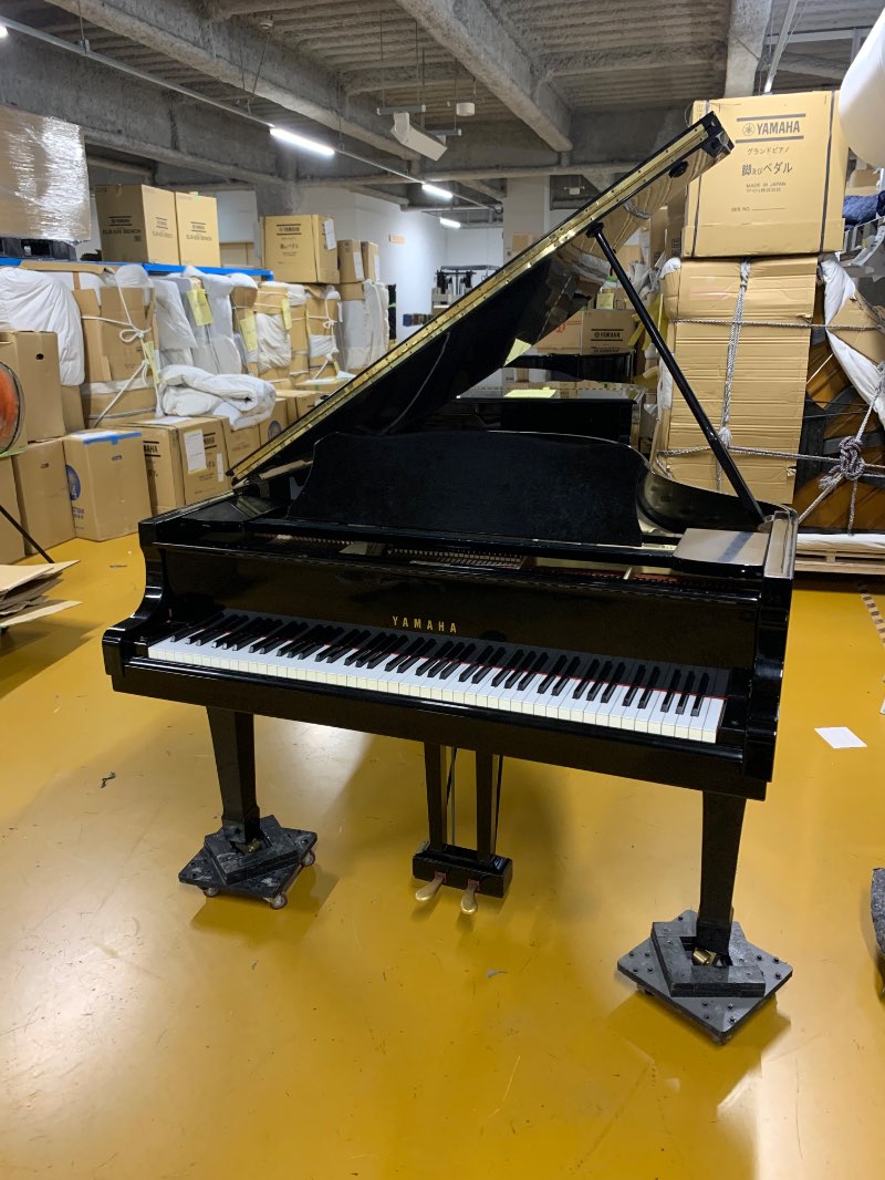 YAMAHA