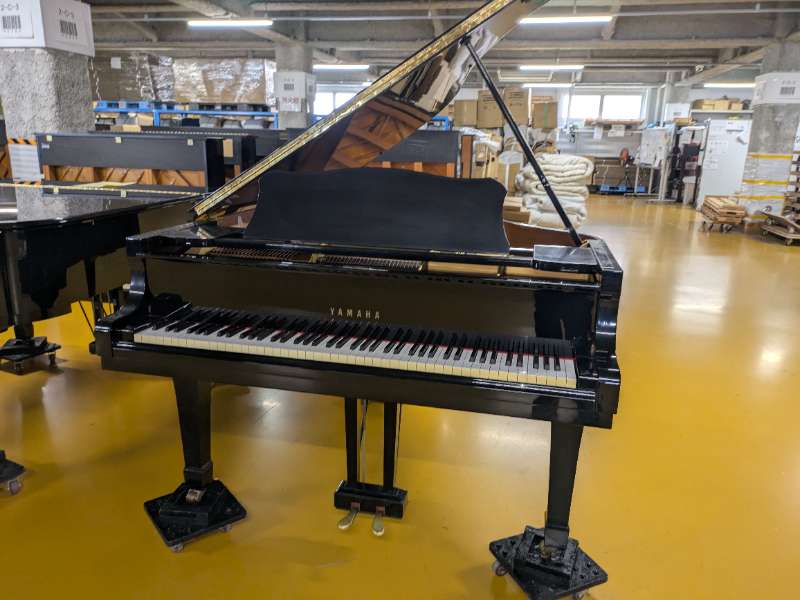 YAMAHA
