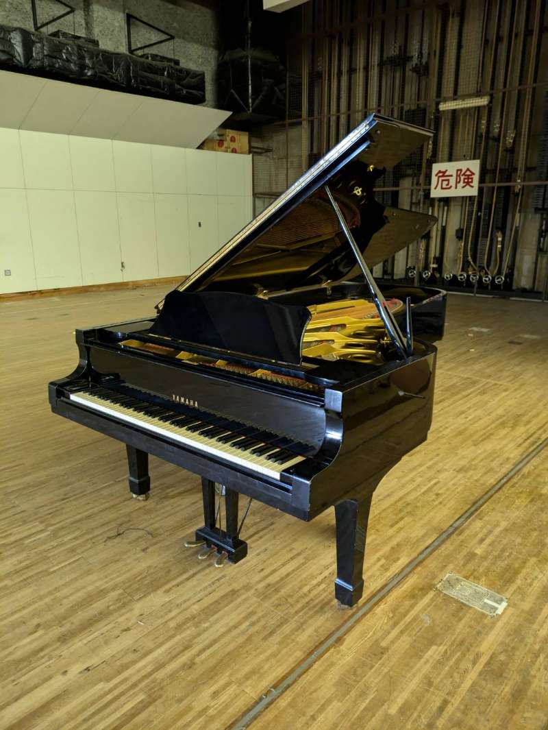 YAMAHA