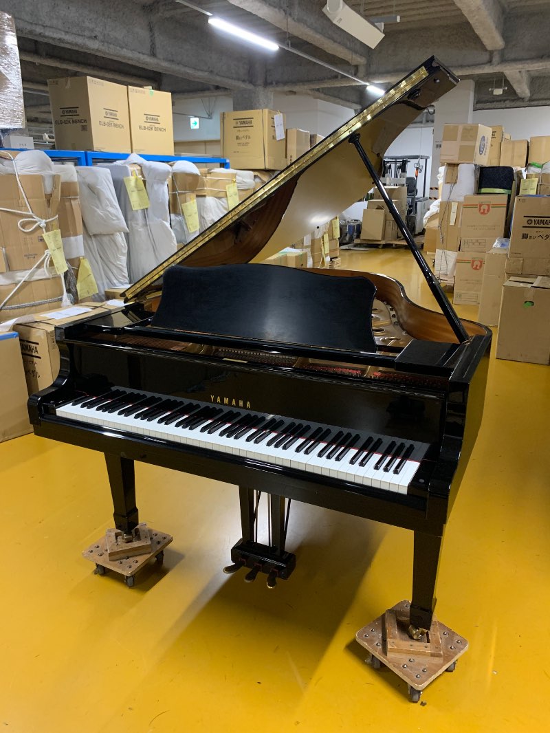 YAMAHA